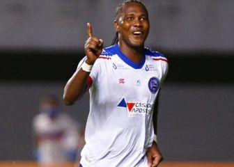 Hinchada de Bahía se rinde a Hugo Rodallega