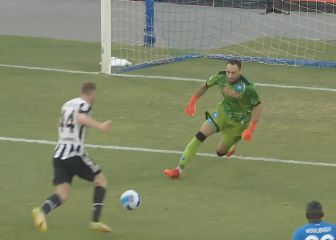 La salvada de Ospina para asegurar la victoria del Napoli