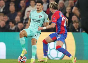 Steven Alzate sale lesionado ante el Crystal Palace