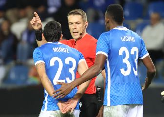 Daniel Muñoz, penal y expulsión en derrota del Genk