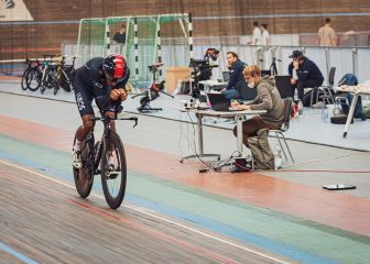 Egan Bernal prepara el 2022 en la pista