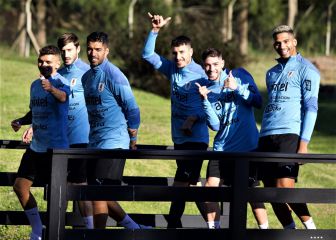 Uruguay prepara juego vs Colombia con 25 jugadores