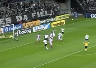 Cabezazo y primer gol oficial de Víctor Cantillo con Corinthians