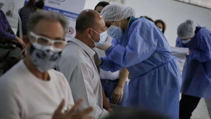 Curva del coronavirus en Colombia, hoy 21 de octubre: ¿Cuántos casos y muertes hay?