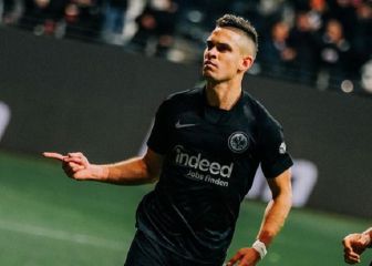 Borré abre el primer triunfo de Eintracht Frankfurt en casa