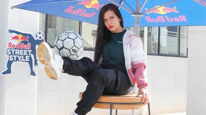 Angie Cepeda, freestyler colombiana, conocida como Azumi, se estrena en España en las finales del campeonato del mundo de Freestyle de Fútbol de Red Bull.