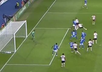 Matheus Uribe y su gol de cabeza ante Feirense
