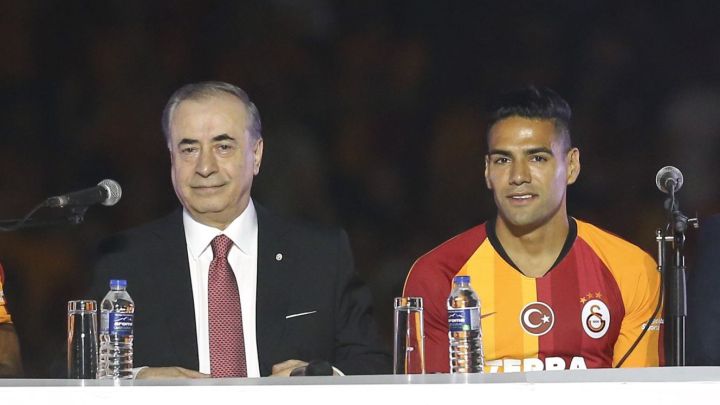 Falcao García envía mensaje tras la muerte de ex presidente de Galatasaray.