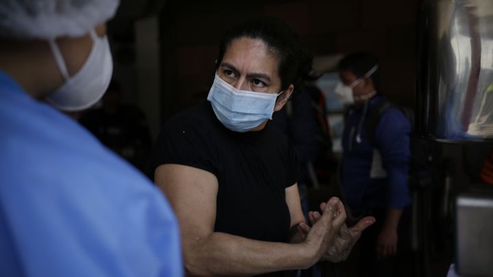 Brasil detecta los dos primeros casos de ómicron en Latinoamérica