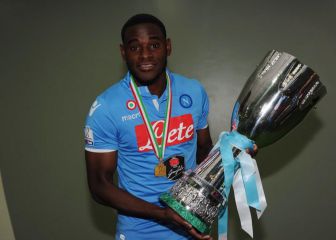 Duván ante Napoli, su primer club en Europa