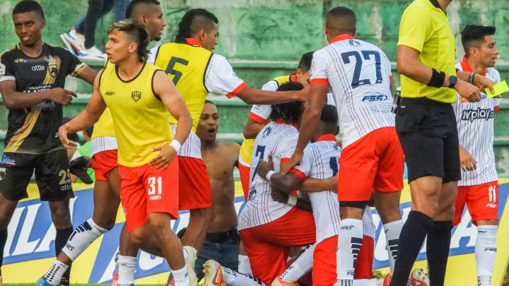 La Federación Colombiana de fútbol emitió un comunicado en el que informó la supervisión de la situacion ocurrida en el partido Llaneros - Unión.