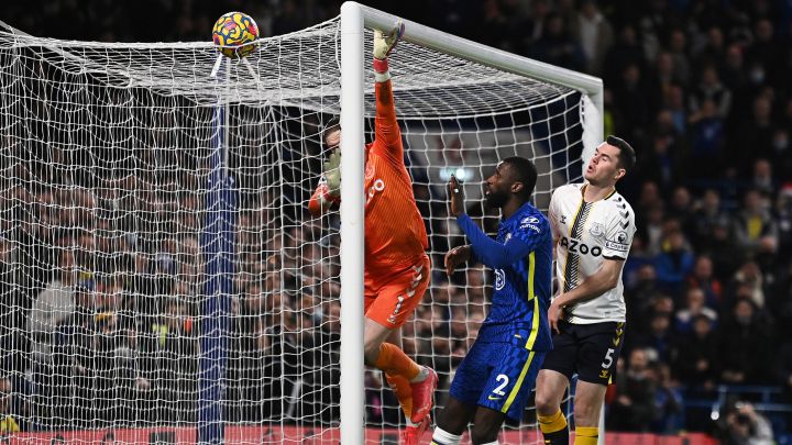 Pickford sostiene a Everton para sumar un punto ante Chelsea