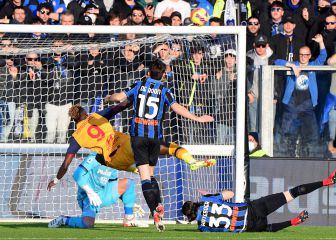 Roma golea al Atalanta en Bérgamo y sube en la tabla