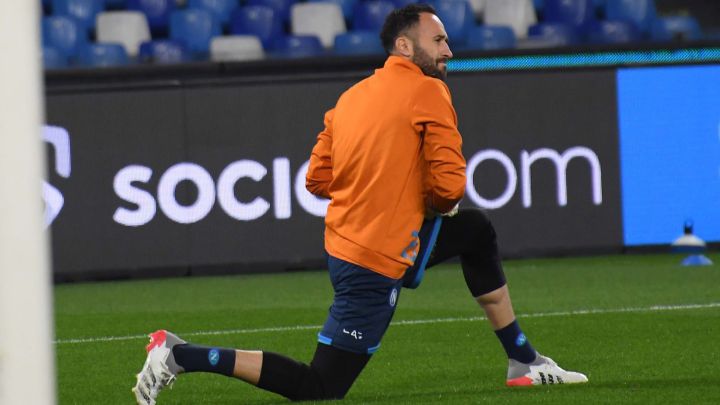 Napoli entrega detalles de la lesión muscular de David Ospina.