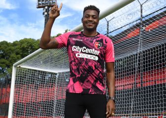 Arboleda vuelve de Europa sin debutar para jugar en Newell's