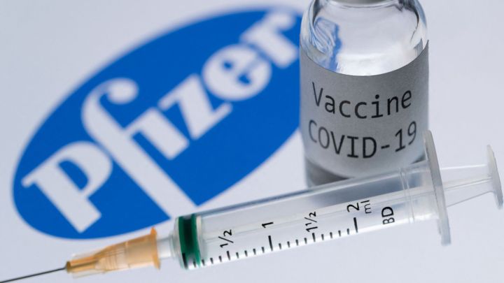 Vacunas de Pfizer podrán usarse para dosis de refuerzo en Colombia