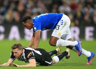 Yerry Mina se quedaría sin jugar el resto de la temporada