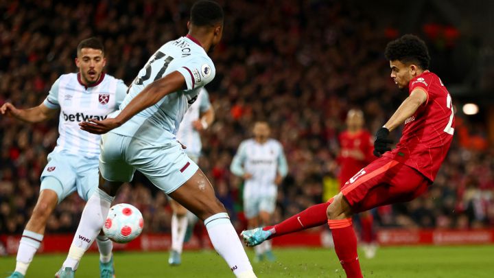 Díaz destaca en el difícil triunfo de Liverpool ante West Ham