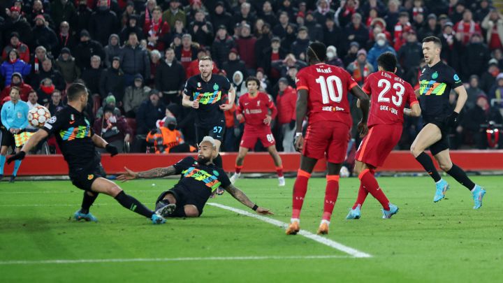 Minutos para Luis Díaz en caída, pero clasificación de Liverpool