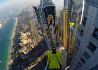 Volando entre los rascacielos de Dubai