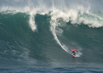 Official video of surfing's La Vaca Gigante by Oakley