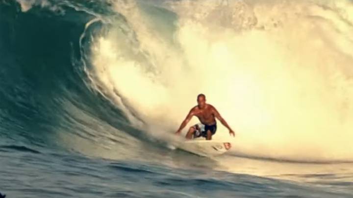 Kelly Slater relata su mejor sesión de surfing, plasmada en el vídeo Sipping Jetstreams