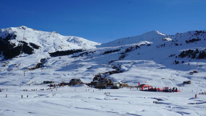 Apertura de pistas y estaciones de esquí hoy, 13 diciembre: parte del tiempo y nieve