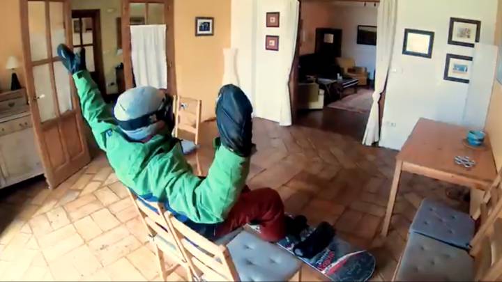 Snowboard en casa en stop-motion, el nuevo viral del confinamiento en España
