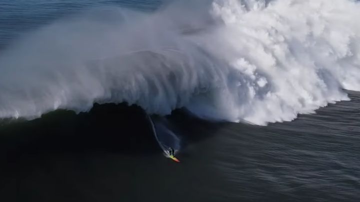 Las olas gigantes de Mavericks, a vista de dron