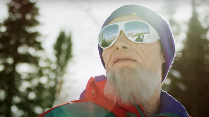 Cámara oculta: un esquiador profesional se hace pasar por un anciano