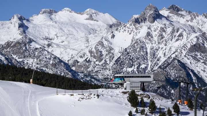Aramón abre temporada con 180 kilómetros de pistas de esquí