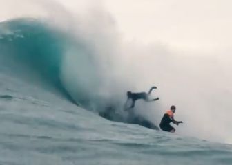 Nazaré casi mata a dos surfistas con sus olas gigantes en Navidad