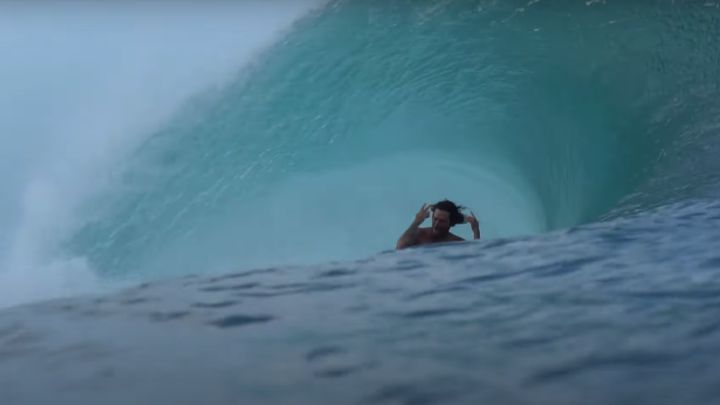 Despierta el "muro de calaveras": la ola gigante de Tahití