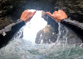 Surfean por primera vez entres las rocas de las Catedrales