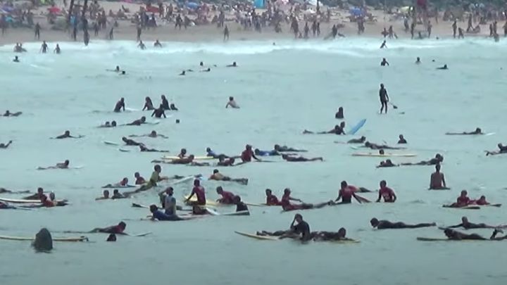 Biarritz pone mediadores de surf para evitar peleas por las olas
