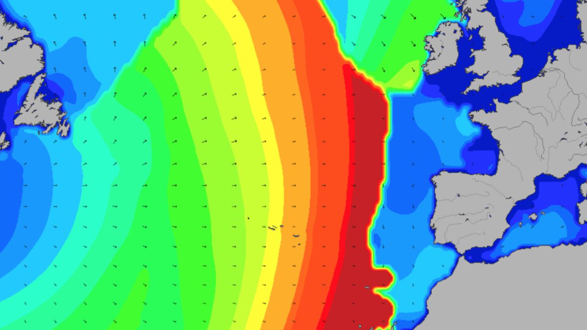 El huracán Fiona manda las primeras olas gigantes a Europa