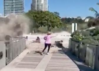 Una ola gigante manda a 6 personas al hospital en Miami