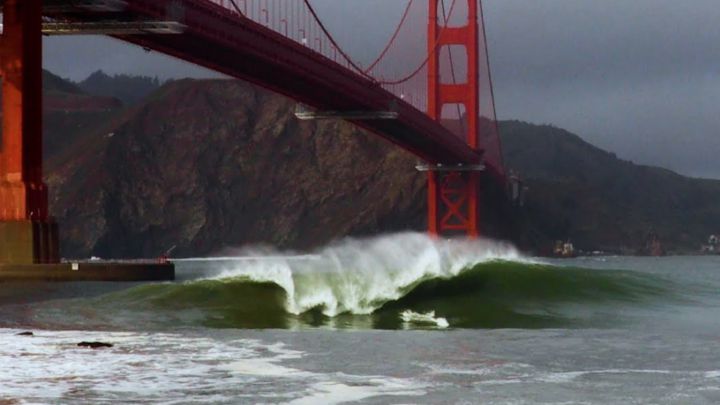 La bomba ciclónica deja olas cuadradas en California