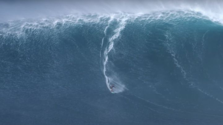 Las monstruosas olas del Eddie azotan Hawái entero