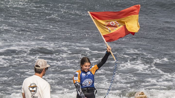 Nía Suardíaz gana la Copa del Mundo de Freefly-Slalom para España en Gran Canaria