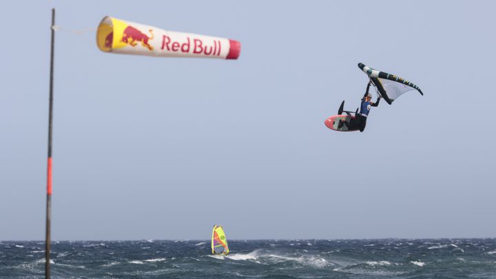 Mar de Arce y Julien Rattotti, campeones del mundo de Wingfoil Big Air en Gran Canaria