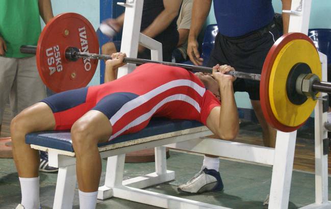 El press de banca, un clásico en los ejercicios de fuerza.