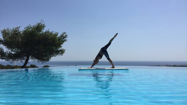 Yoga en al agua, la última moda en Nueva York para este verano