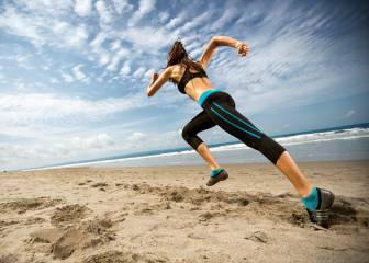Aprovecha las vacaciones: 5 beneficios de correr por la playa