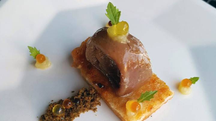 La tapa perfecta para un deportista sería con verduras y carbohidratos