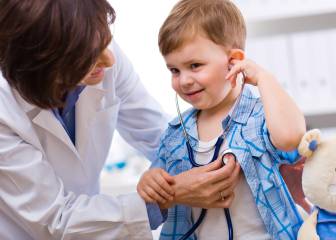 Los pediatras reivindican su labor de cuidar a niños y adolescentes