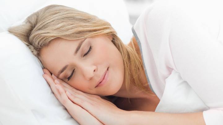 Si quieres dormir más de forma natural, prueba estos 4 suplementos