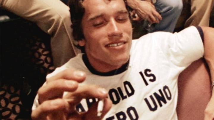El vídeo de Arnold fumando marihuana tras ganar un Mr. Olympia