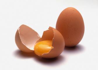 ¿Quieres ganar músculo? Nada de claras, mejor el huevo entero