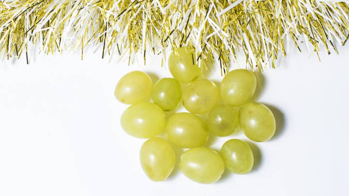 Por qué se toman las 12 uvas de la suerte en Nochevieja